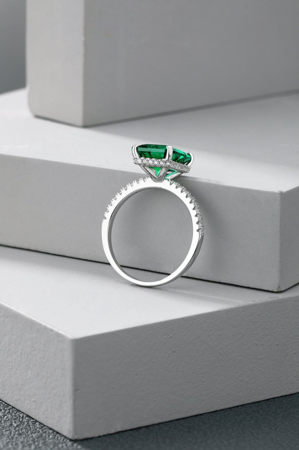 Anna Emerald Ring